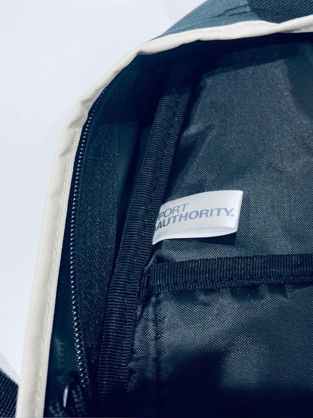 NEW! Safari Backpack W/tons of storage NWOT - Picture 8 of 10